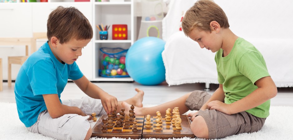giocare a scacchi con i bimbi